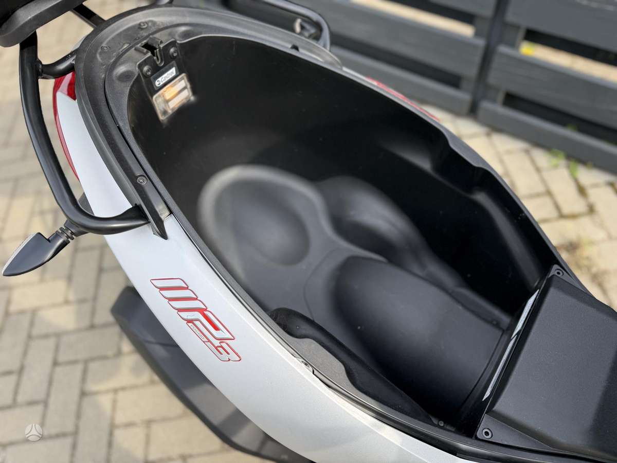 Piaggio MP3 278cc, trikes