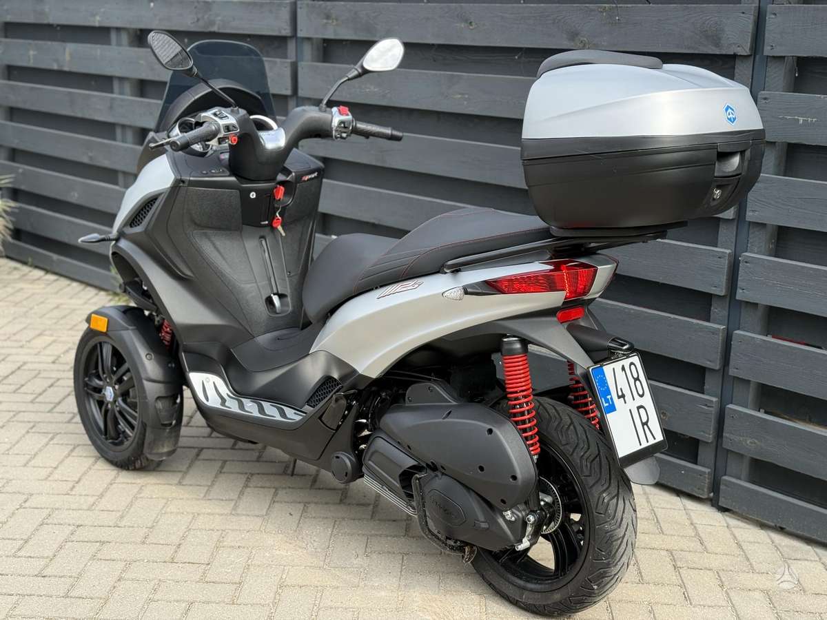 Piaggio MP3 278cc, trikes