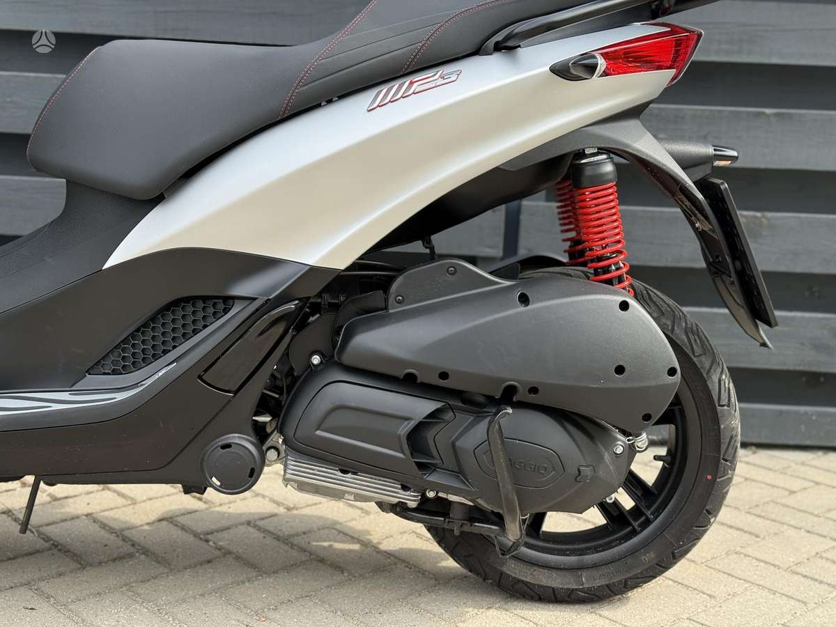 Piaggio MP3 278cc, трициклы