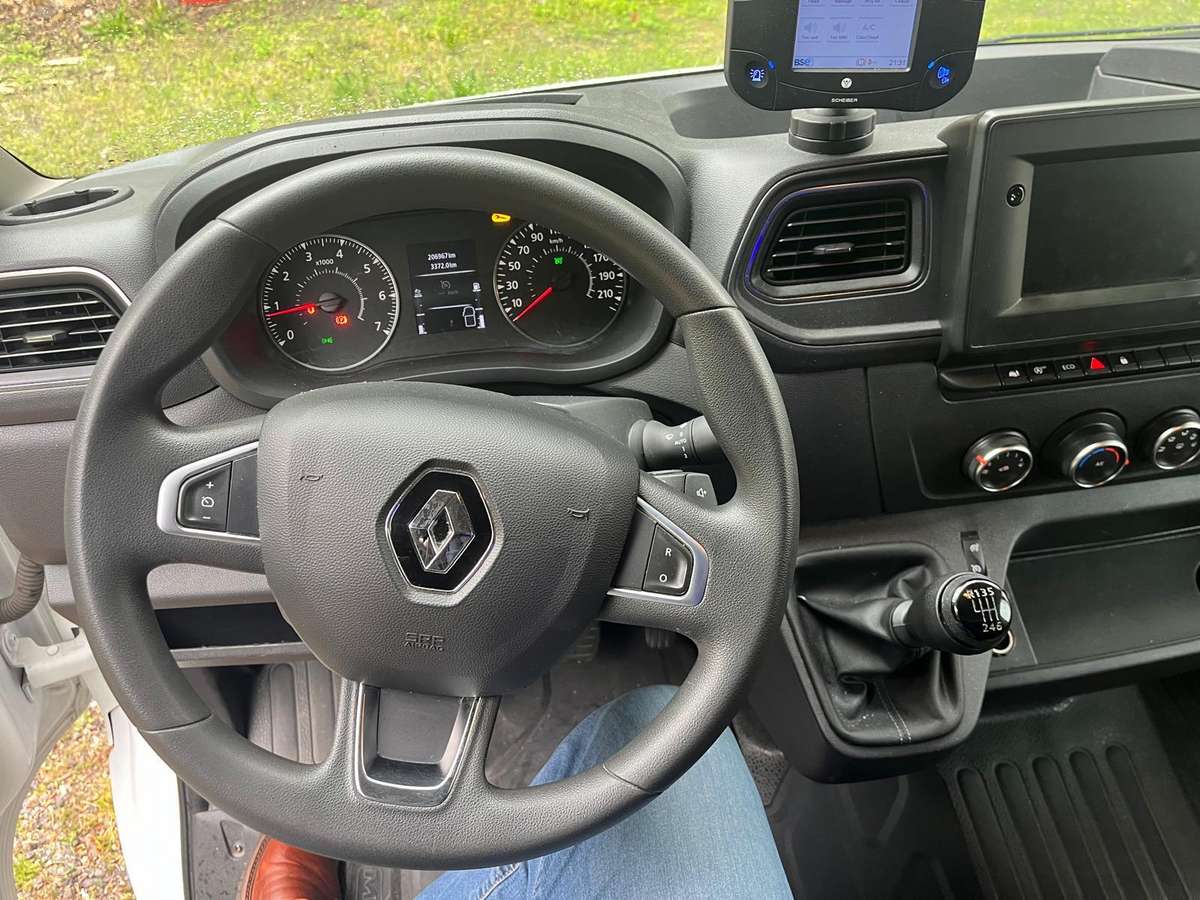 Renault Master, автомобили скорой помощи