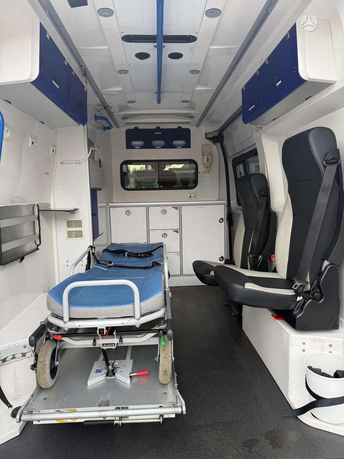 Renault Master, ambulance cars