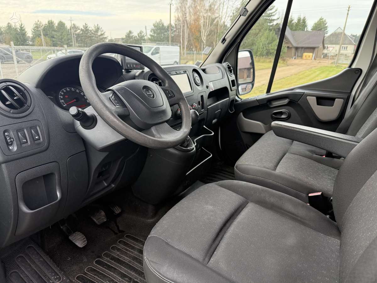 Renault Master, автомобили скорой помощи