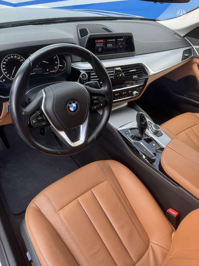 BMW 520, 2.0 l., Седан