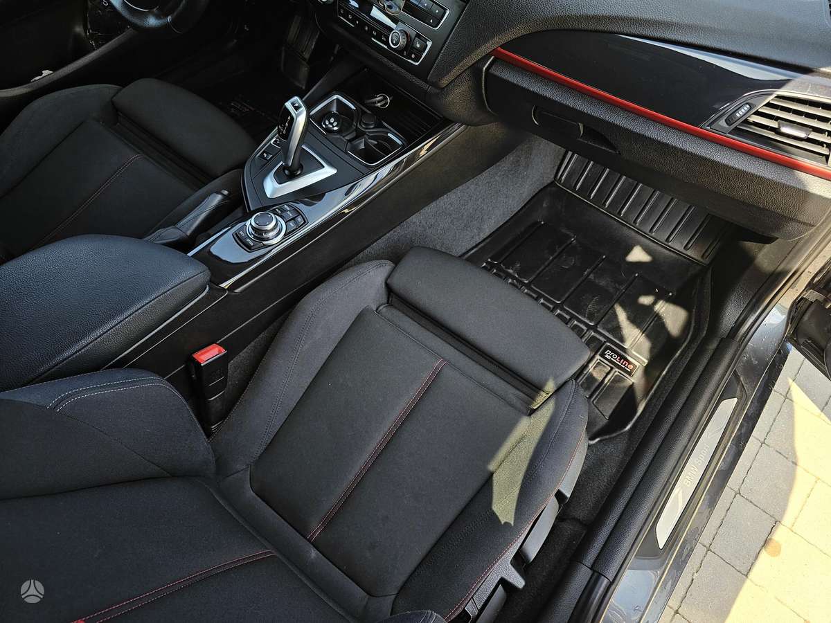 BMW 118, 1.6 l., hatchback