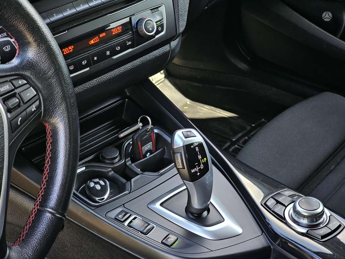 BMW 118, 1.6 l., hatchback