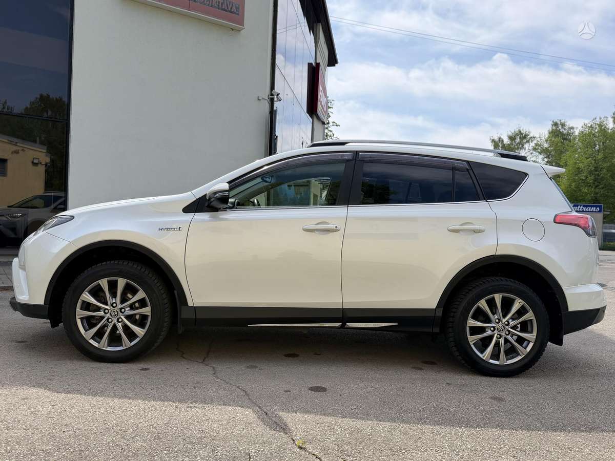 Toyota RAV4 - 6