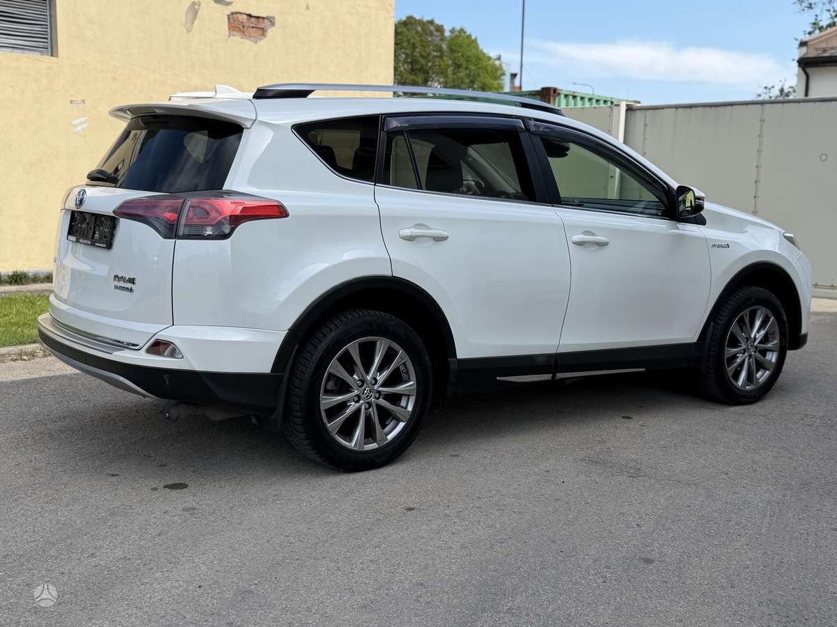 Toyota RAV4 - 8