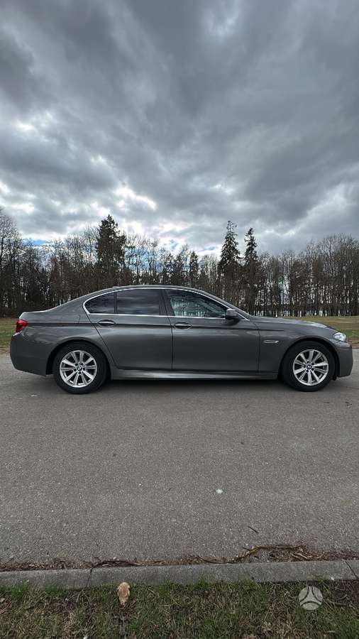 BMW 528, Седан