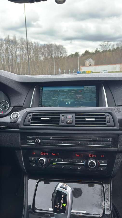 BMW 528, sedanas