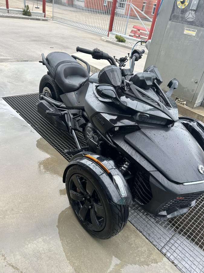 Can-Am Spyder 1330cc, trikes
