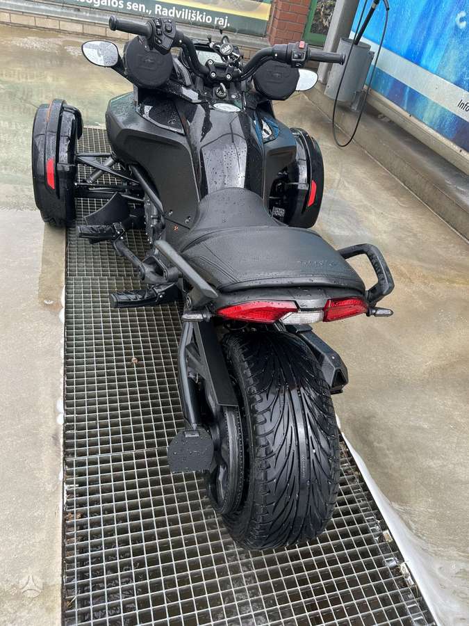 Can-Am Spyder 1330cc, trikes