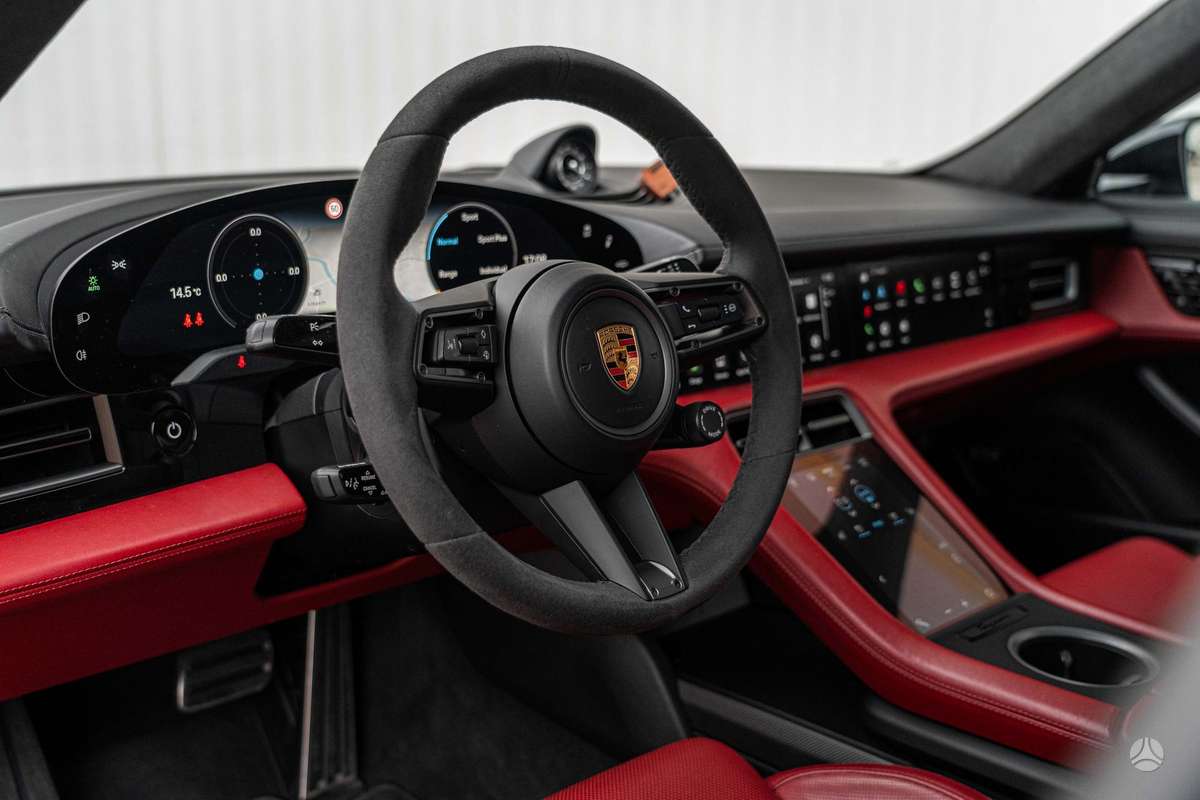 Porsche Taycan - 4
