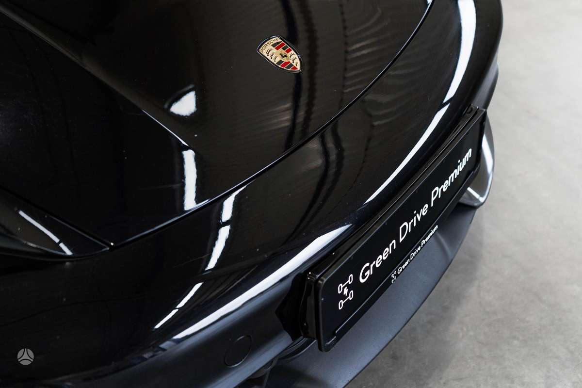 Porsche Taycan - 12