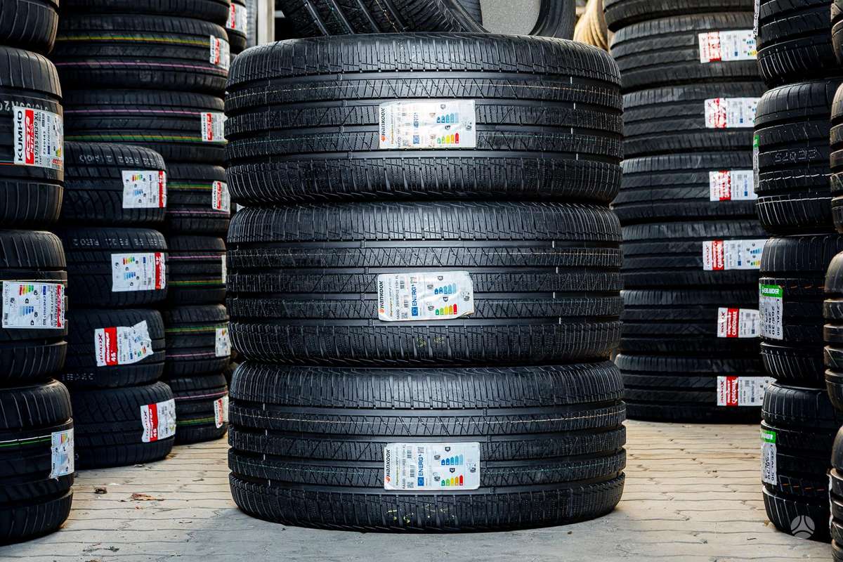 Hankook Dynapro HP2 Plus, summer 285/40 R22