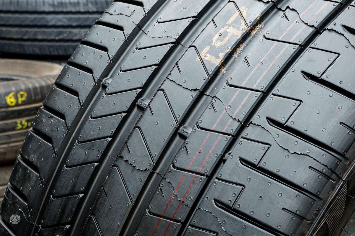 Pirelli P Zero 4 (BMW), летние 275/40 R22