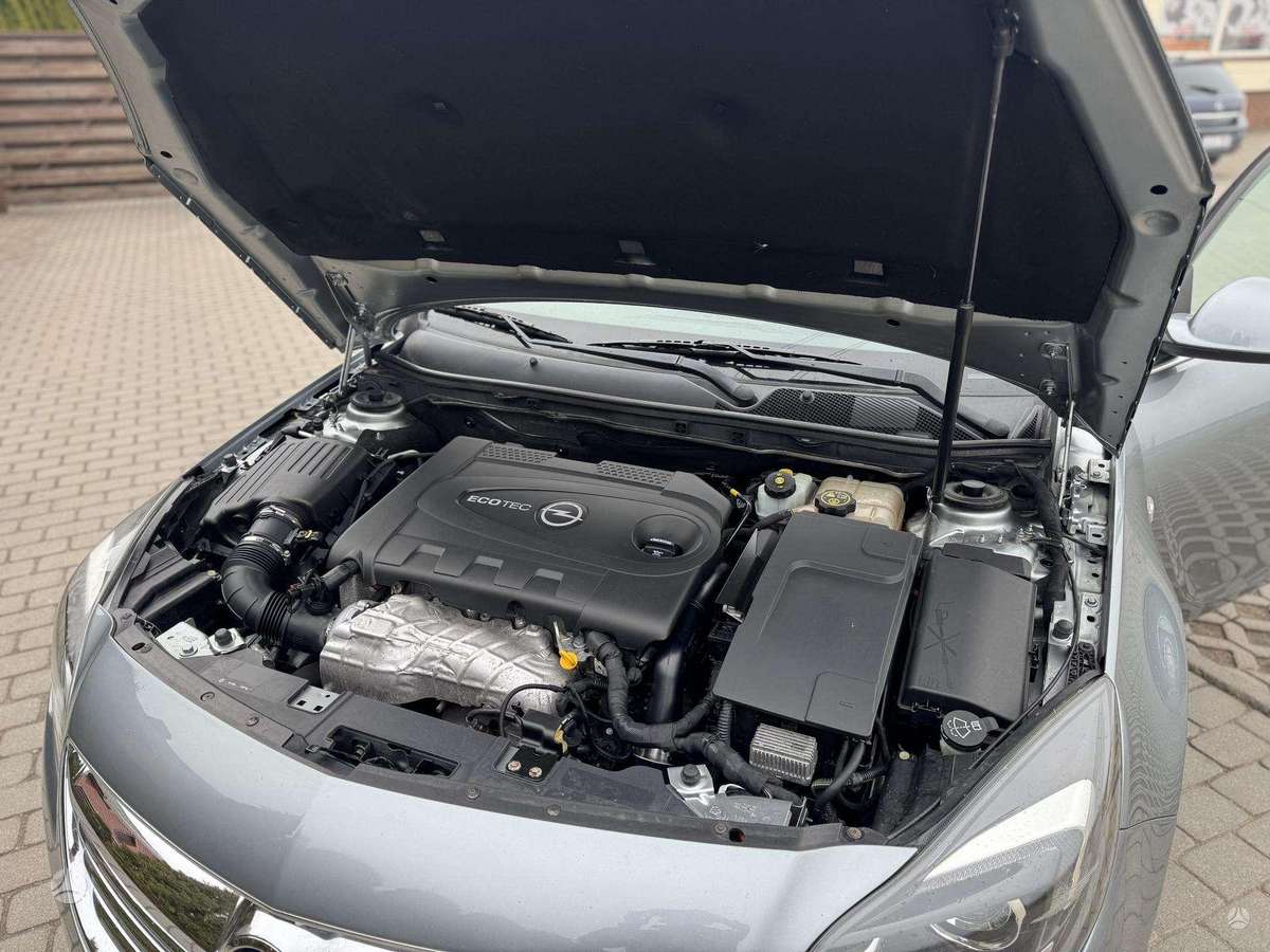 Opel Insignia, 2.0 l., Седан