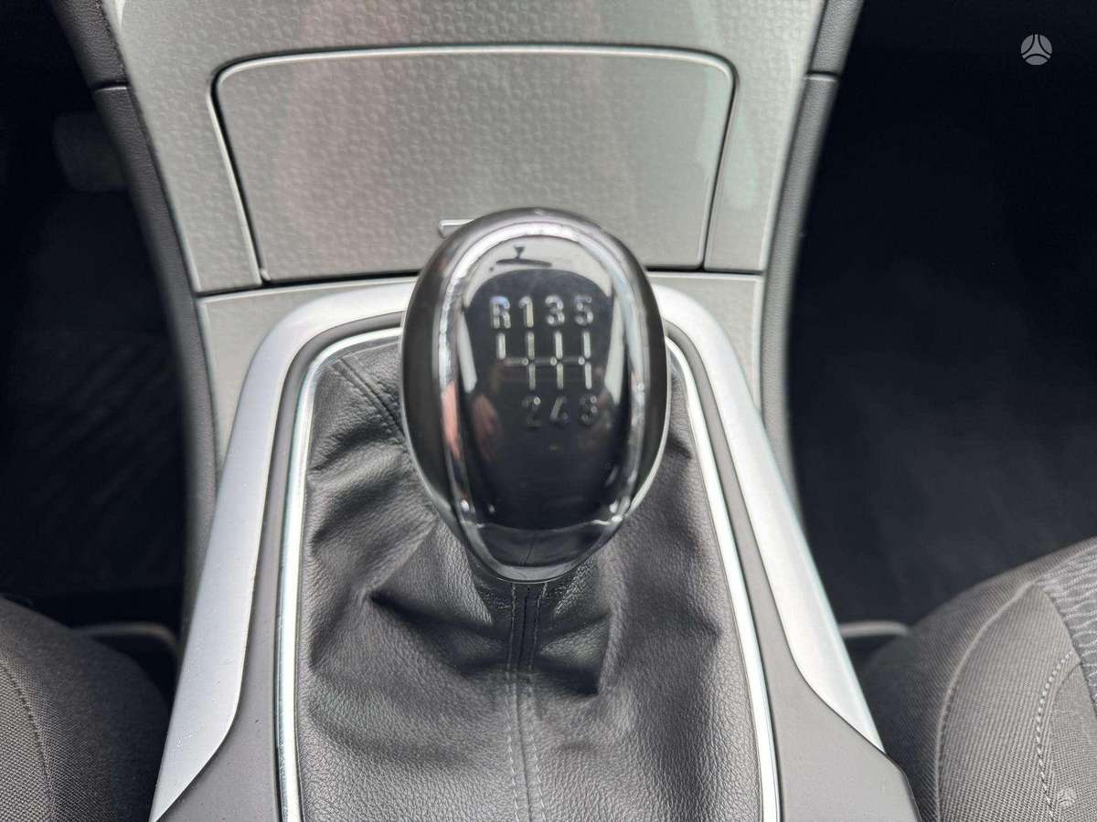 Opel Insignia, 2.0 l., Седан