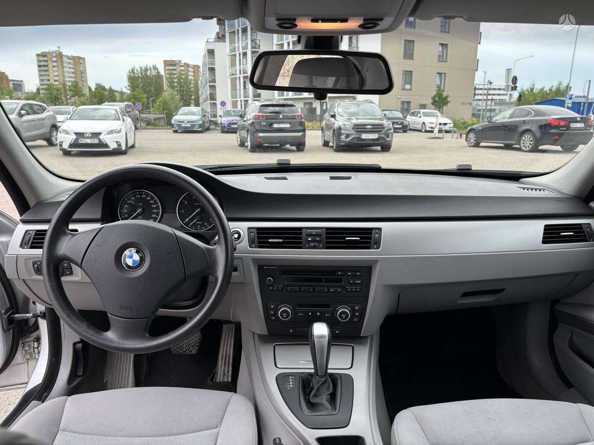 BMW 318, 2.0 l., Седан