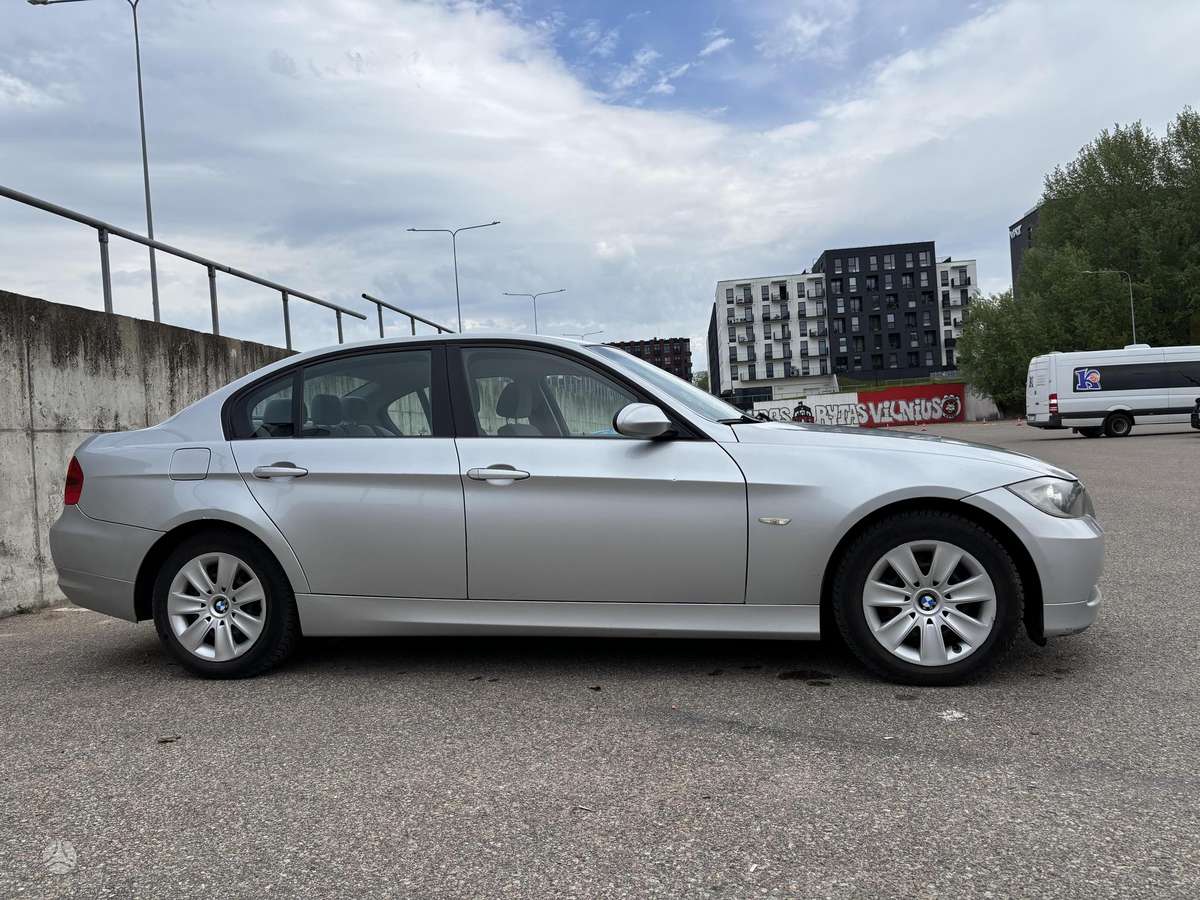 BMW 318, 2.0 l., Седан