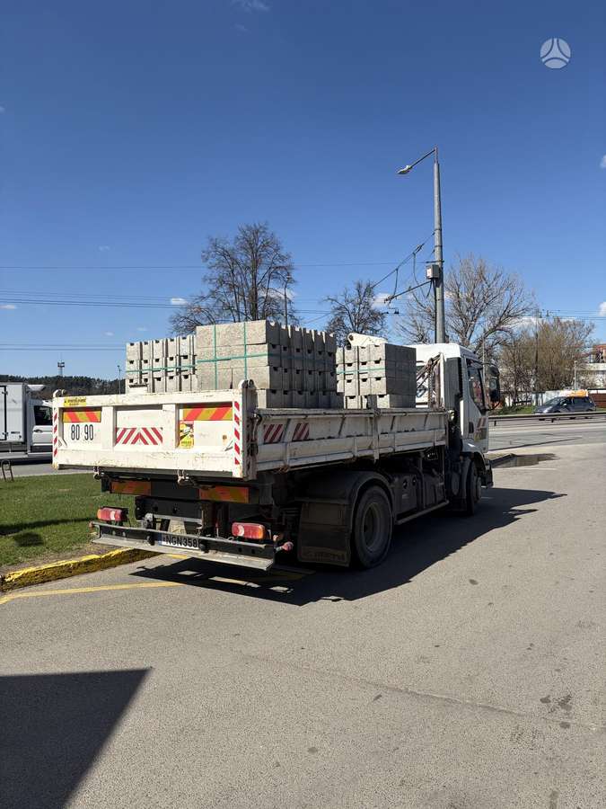 Renault Midlum, savivarčiai su kranu