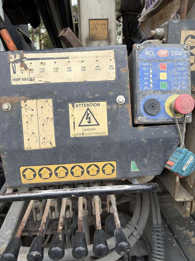 Renault Midlum, savivarčiai su kranu