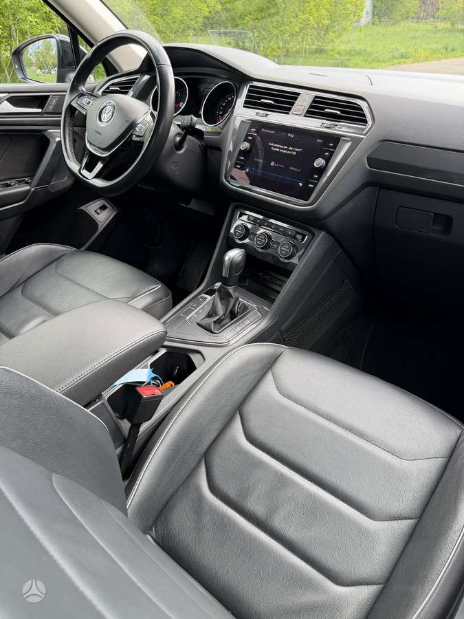Volkswagen Tiguan - 10