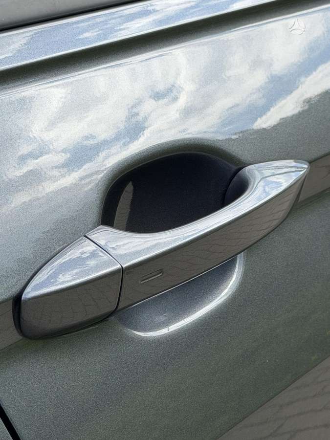 Volkswagen Tiguan - 9