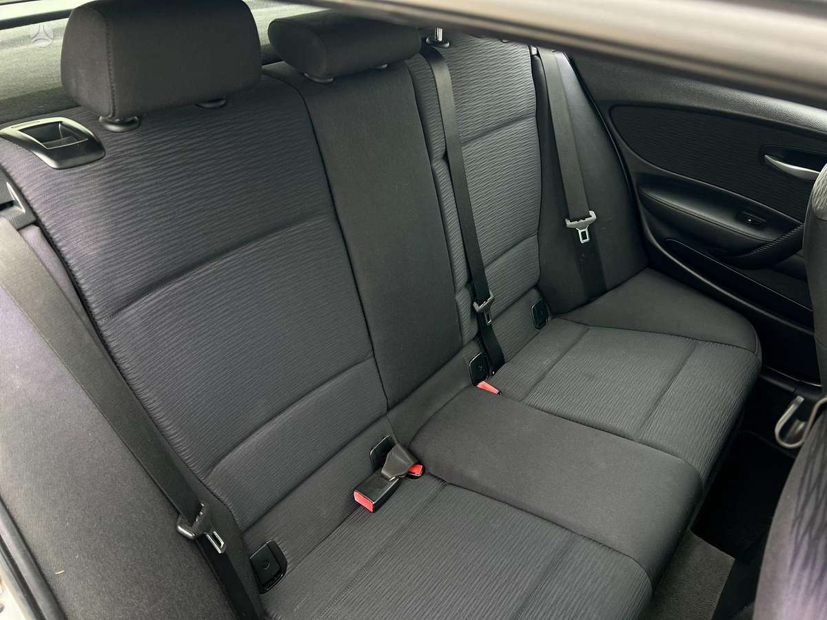 BMW 120, 2.0 l., hatchback