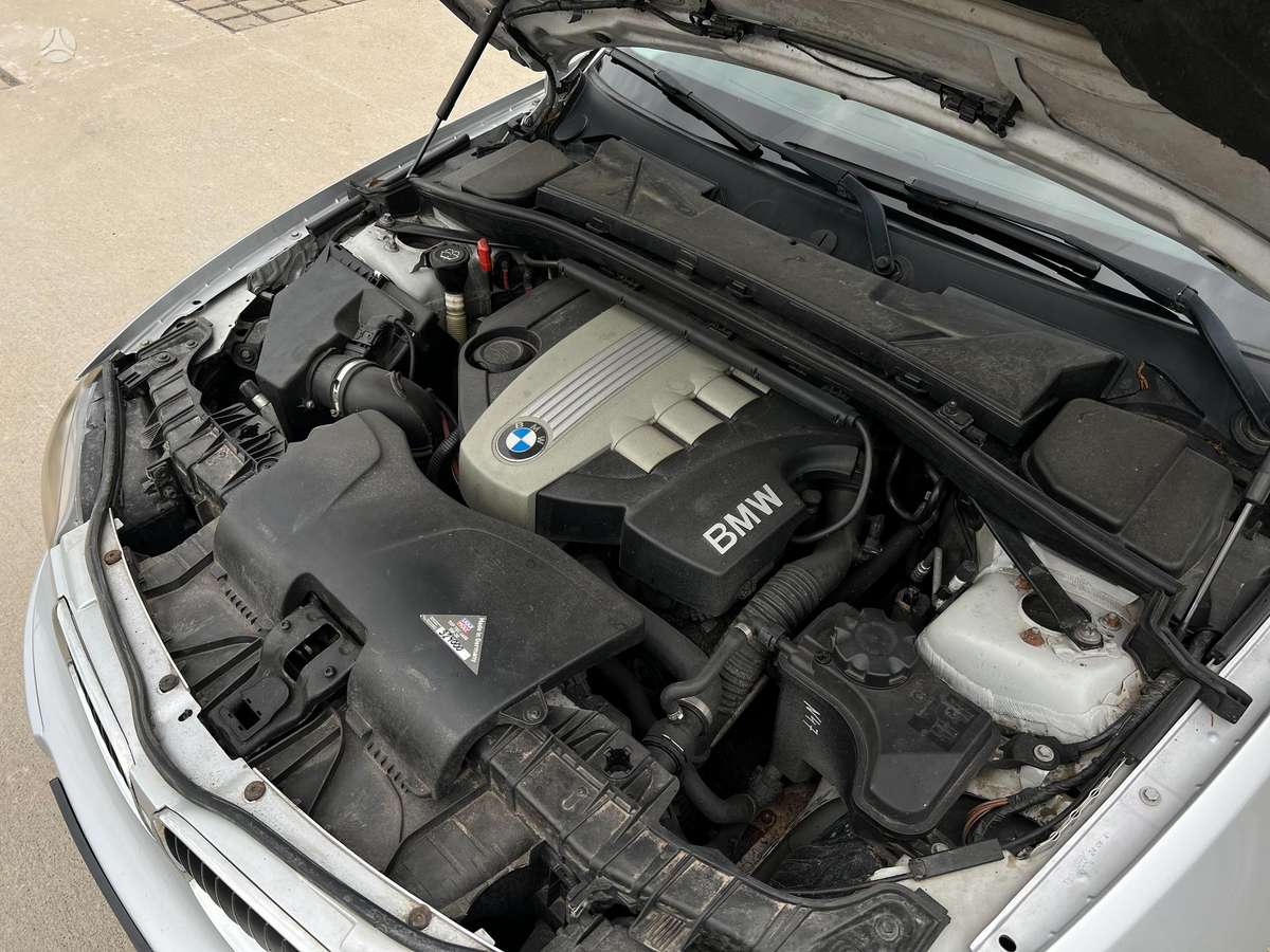 BMW 120, 2.0 l., hatchback