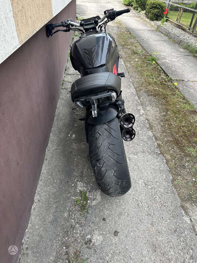 Ducati Diavel 1200cc, street / classic