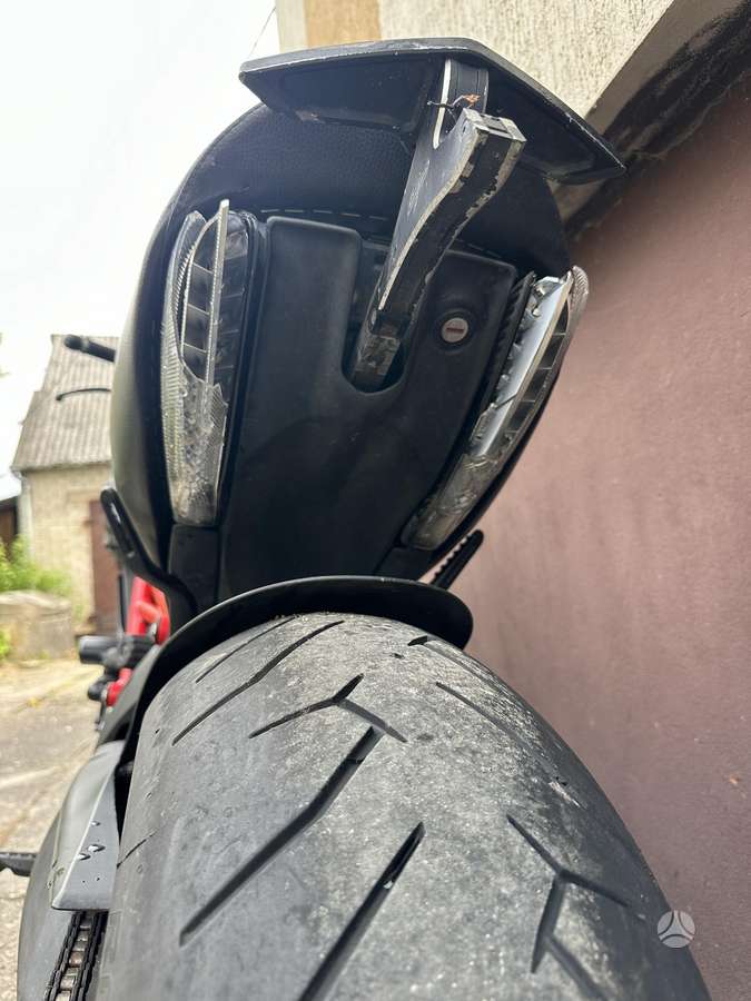 Ducati Diavel 1200cc, street / classic