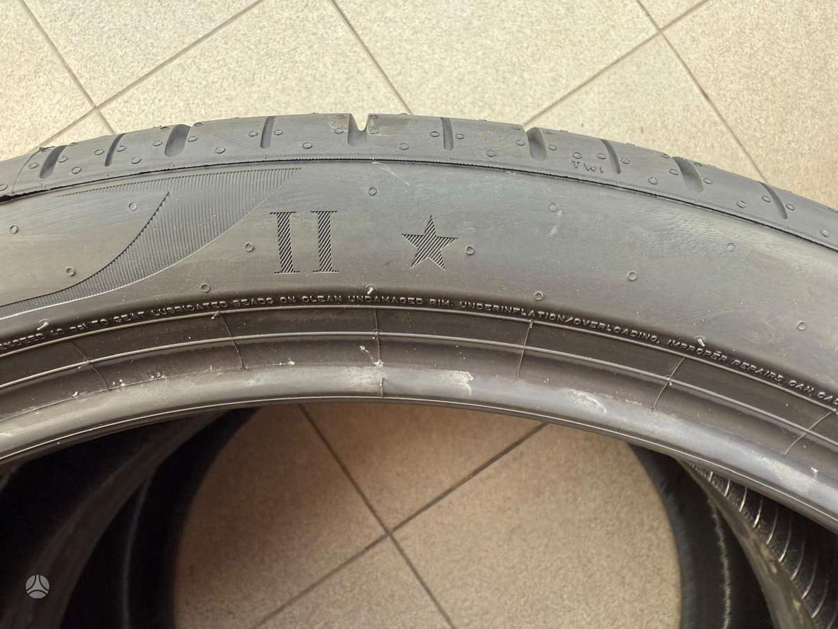 Pirelli P ZERO, summer 275/35 R22