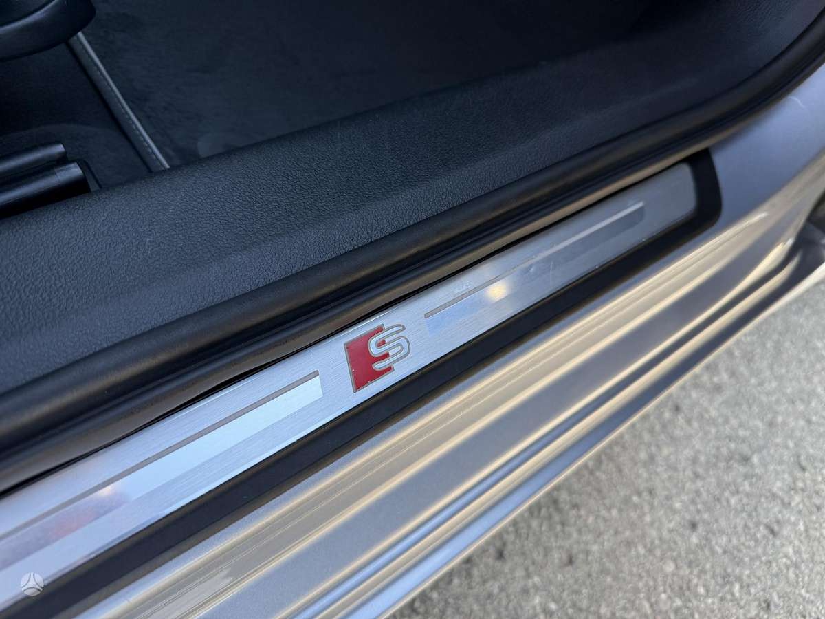 Audi A6, 2.0 l., Седан