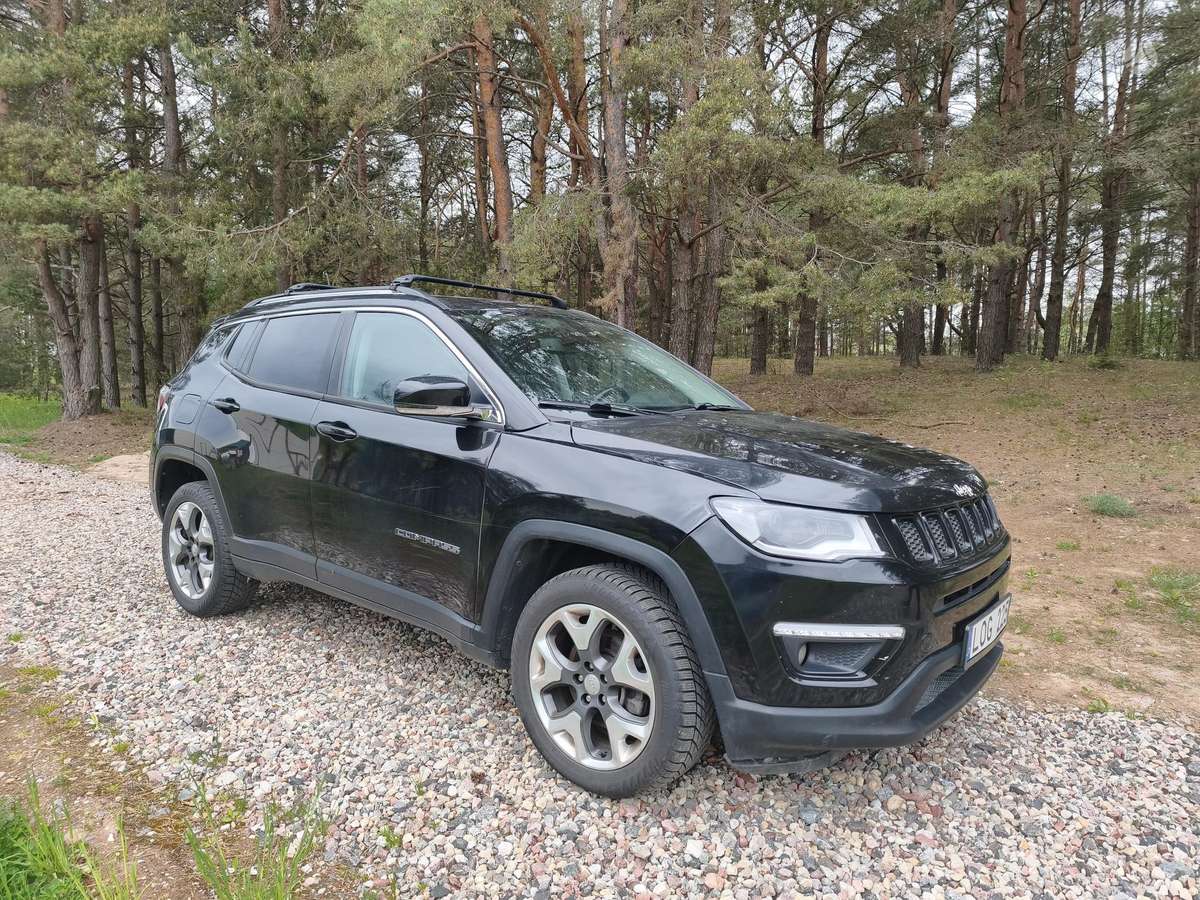 Jeep Compass, 2.4 l., off-road / crossover