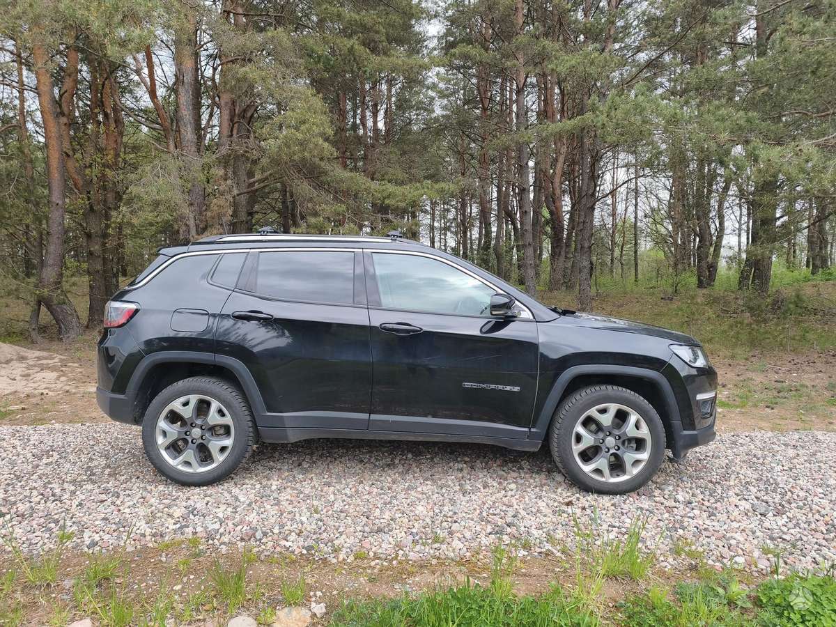 Jeep Compass, 2.4 l., off-road / crossover