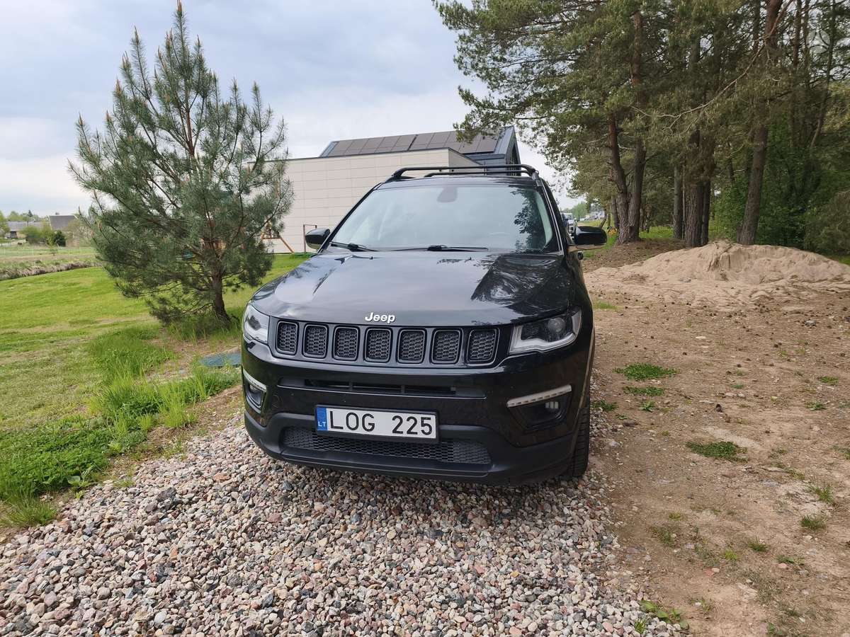 Jeep Compass, 2.4 l., off-road / crossover