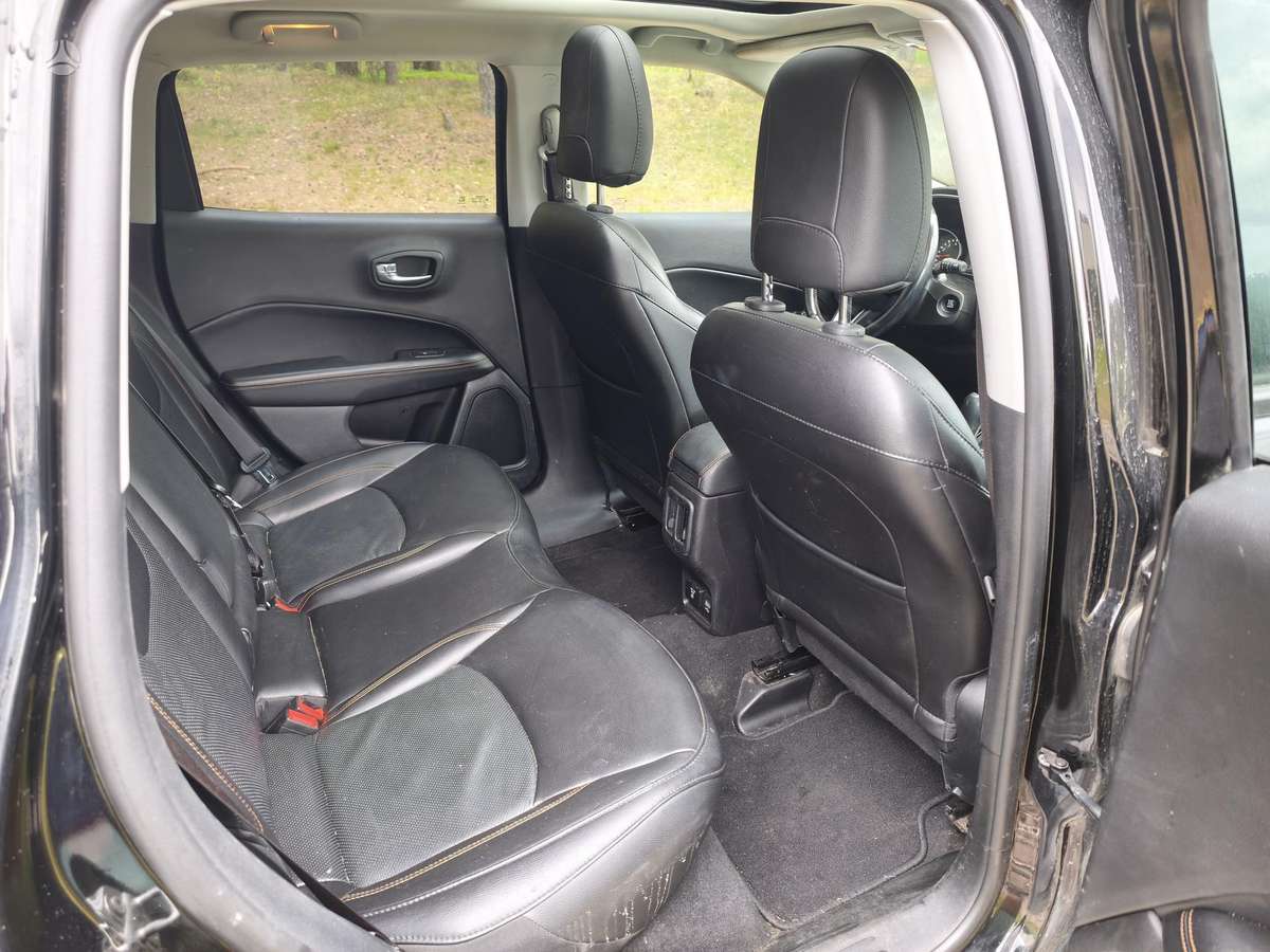 Jeep Compass, 2.4 l., off-road / crossover