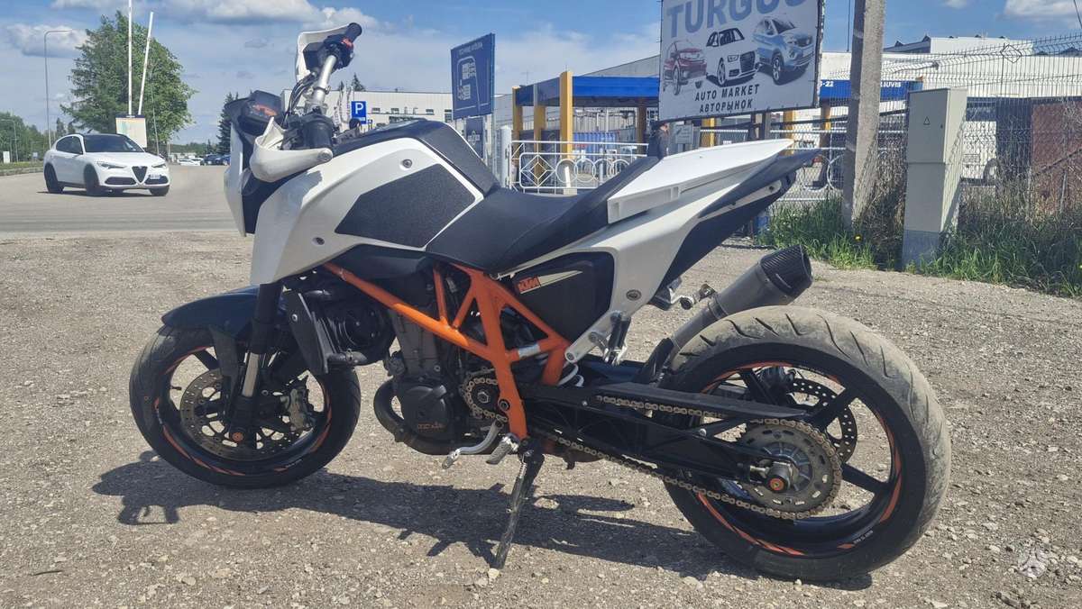 KTM Duke 690cc, street / classic