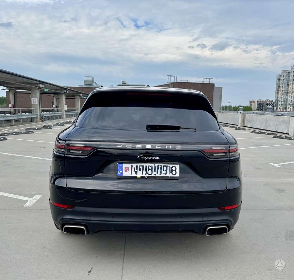 Porsche Cayenne - 4