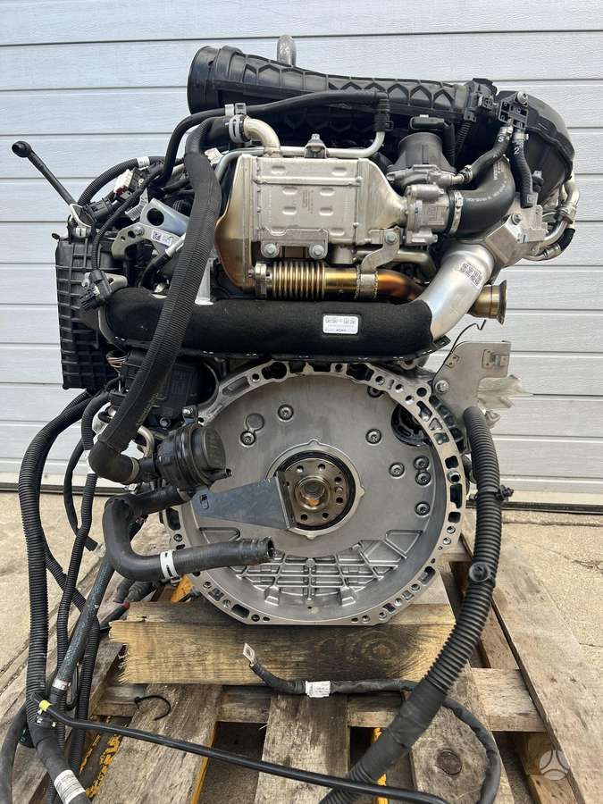 Mercedes-Benz Sprinter engine