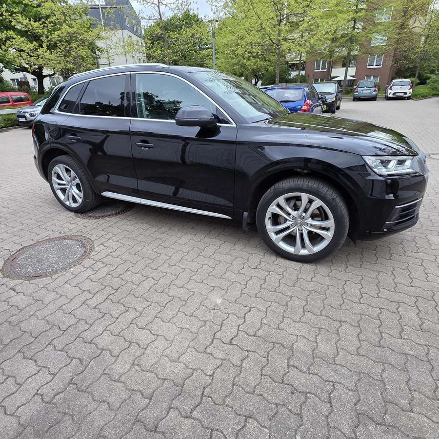 Audi Q5, off-road / crossover
