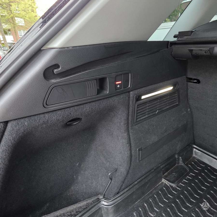 Audi Q5, off-road / crossover
