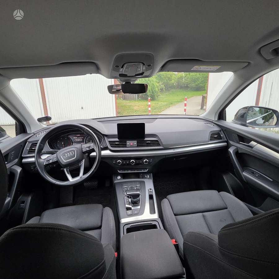 Audi Q5, off-road / crossover