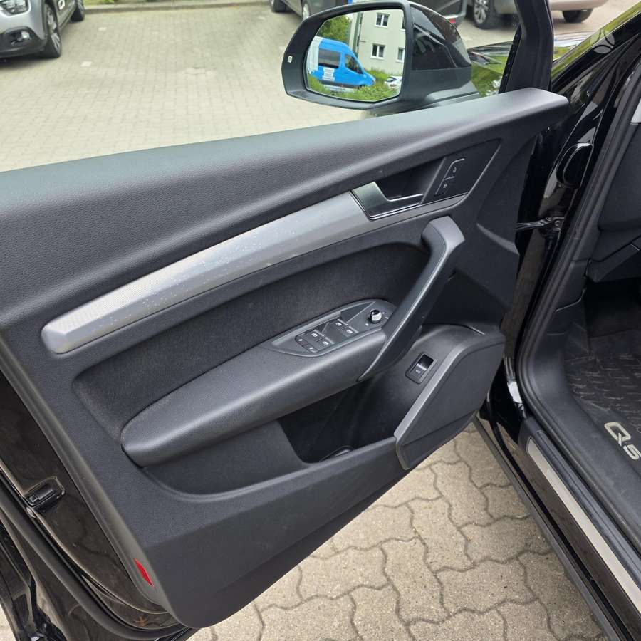 Audi Q5, off-road / crossover