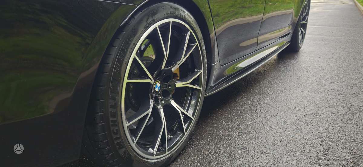 BMW M5, 4.4 l., Седан
