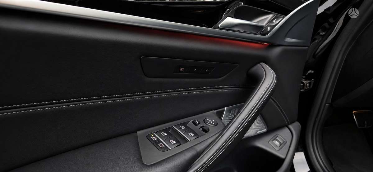BMW M5, 4.4 l., Седан