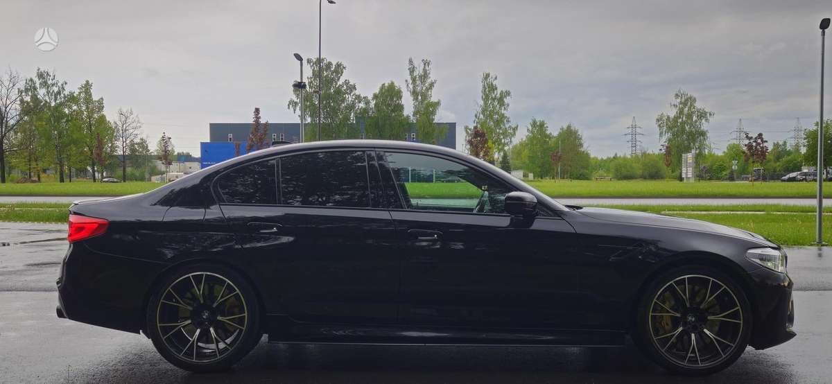 BMW M5, 4.4 l., Седан
