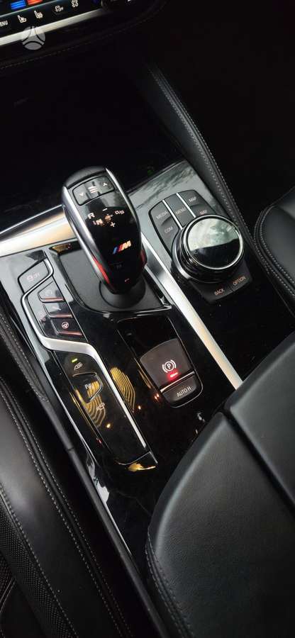 BMW M5, 4.4 l., Седан