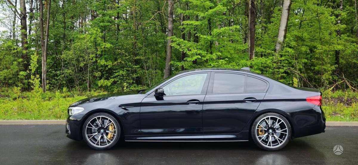 BMW M5, 4.4 l., Седан