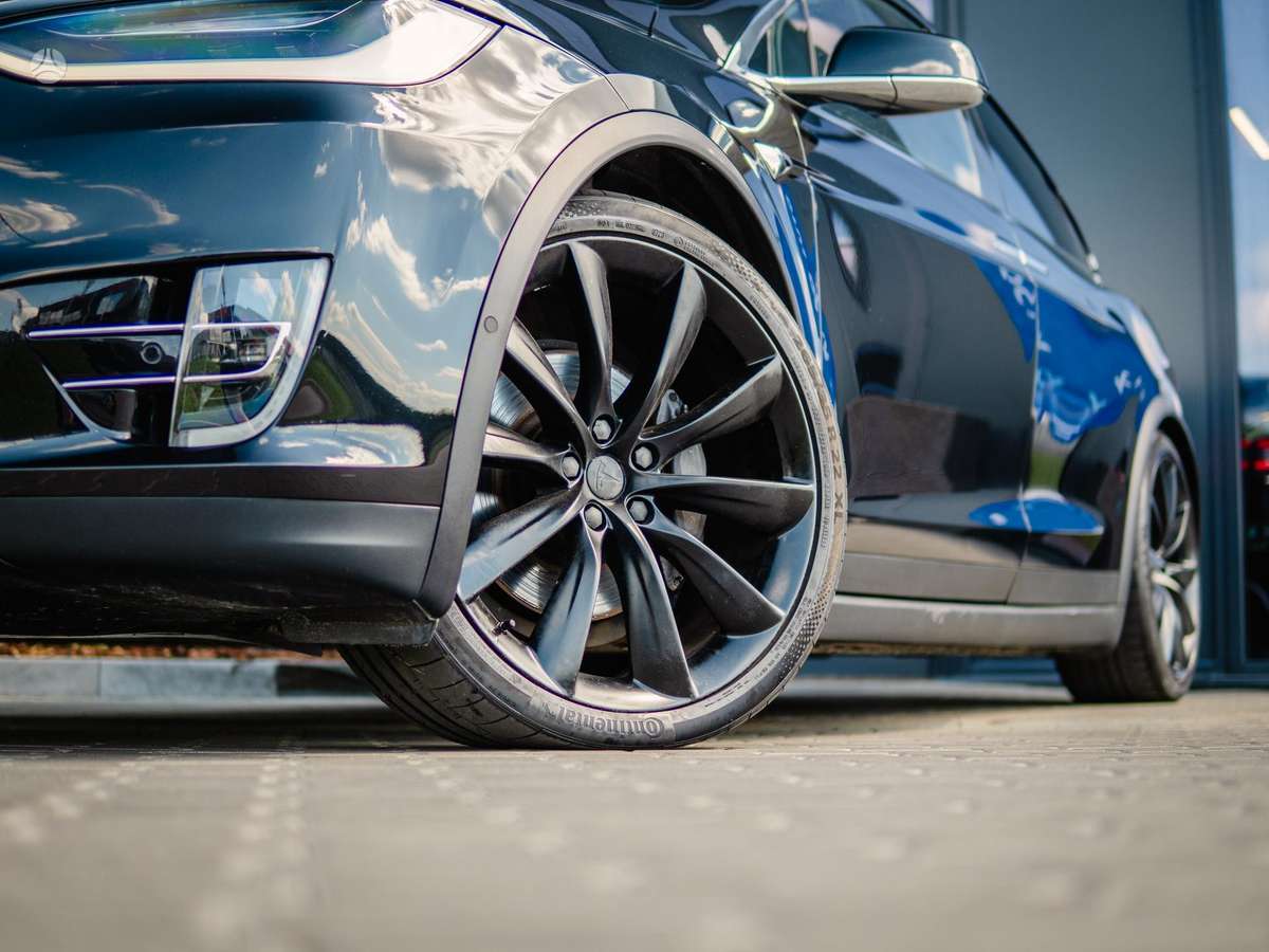 Tesla Model X, off-road / crossover
